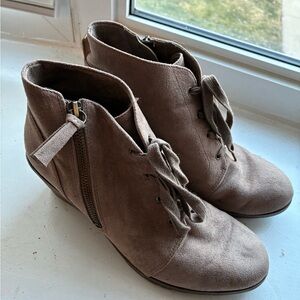 Dr. Scholl’s Nellie booties- color stucco, size 8.5